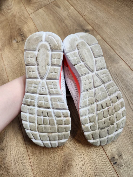 Size 2 girls champion sneakers - Picture 5 of 5